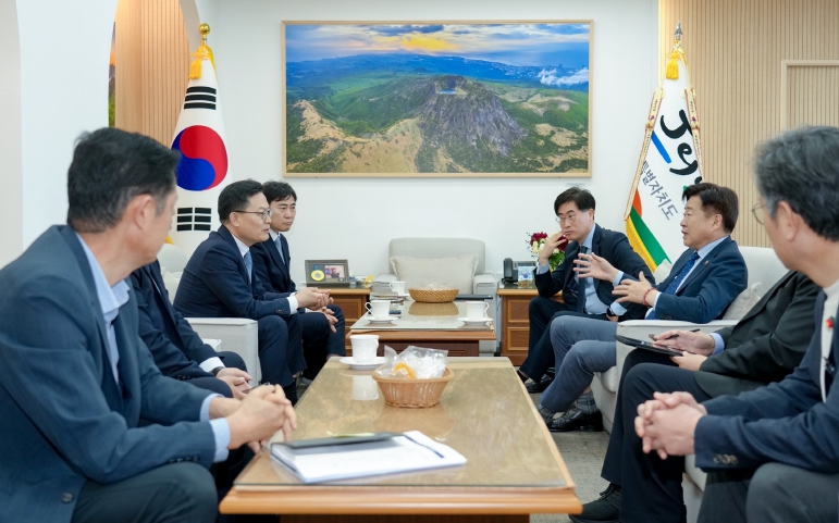 오영훈 제주도지사, 한화시스템 손재일 대표와 우주산업 발전방안 논의 기사 이미지