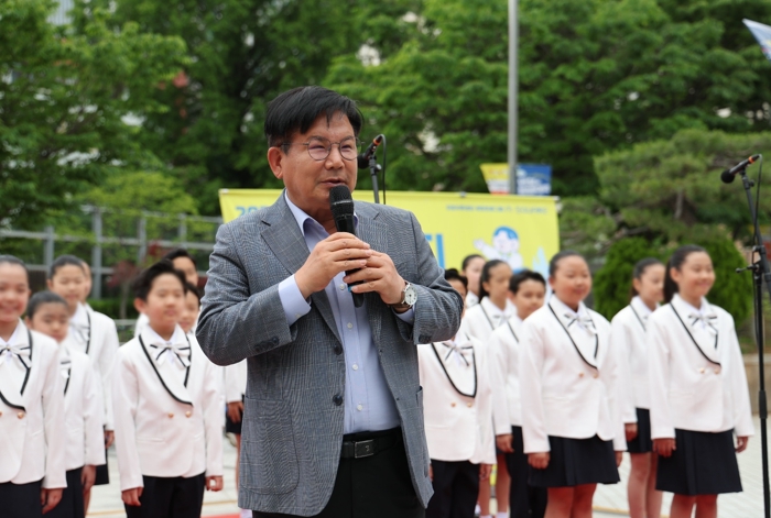 광장에서 펼쳐진 봄날의 문화 나들이, 박강수 마포구청장 참석 기사 이미지
