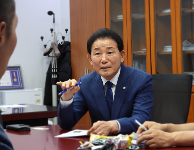 박용갑 의원, 카포스 연합회와 면담…“자동차정비는 국민 안전과 직결” 기사 이미지