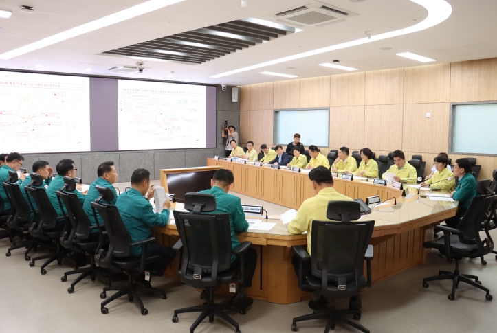 경기도의회 더불어민주당 대표단 및 북부지역 의원 호우피해 관련 양당대표 간담회 진행 기사 이미지
