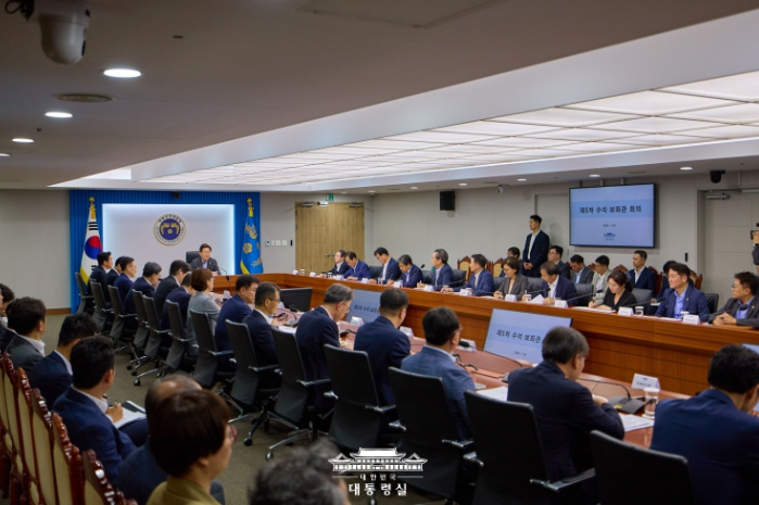 이재명 대통령 '외국인 노동자 등에 폭력·인권 침해 행위, 철저히 대응' 기사 이미지