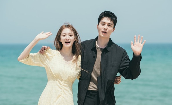 '착한 사나이' 이동욱X이성경, 견고한 애정 확인한 ‘달콤’ 여행 미공개 & 비하인드 공개 기사 이미지