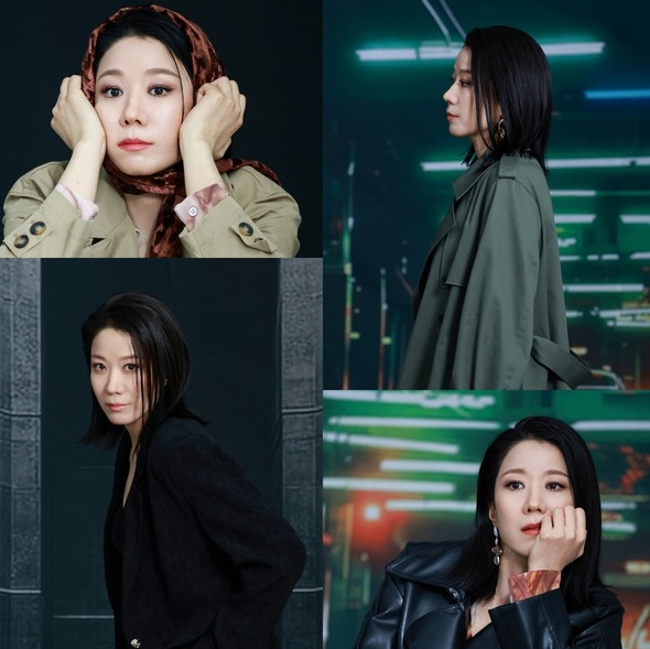 전혜진, 카리스마에 호기심 가득 눈빛까지! 연극 ‘라이오스’ 포스터 현장 공개 기사 이미지