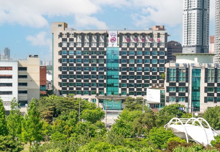 동대문구, 중증장애인 84가구에 ‘말로 켜는 스위치’ 달아준다 기사 이미지