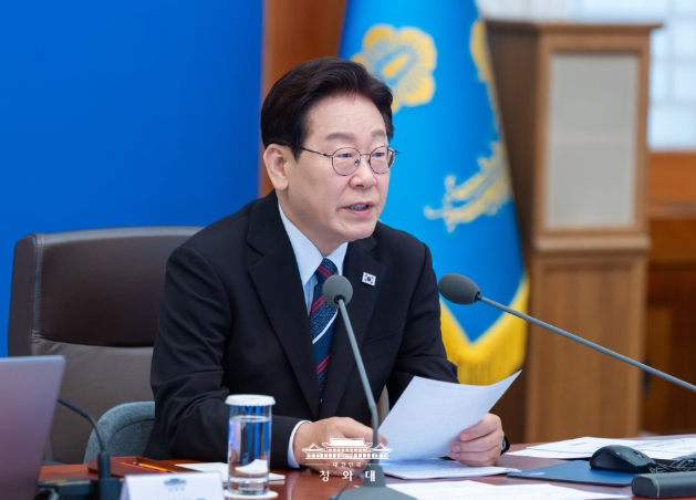 이 대통령 '국가 안보 차원서 첨단 기술과 인재 중점 보호' 기사 이미지